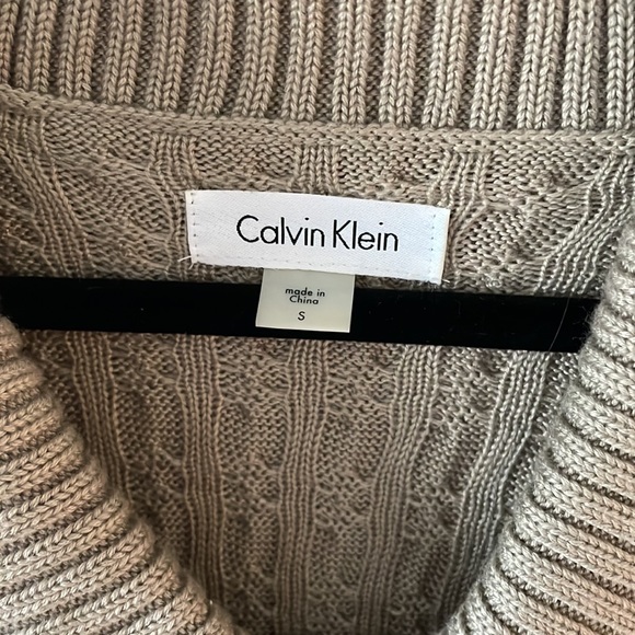 Calvin Klein cable knit sweater dress. - Picture 4 of 5